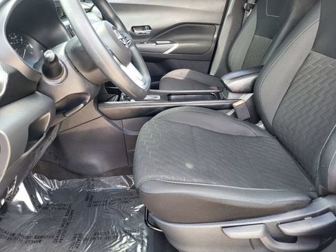 Certified 2024 Nissan Kicks SV FWD image 9