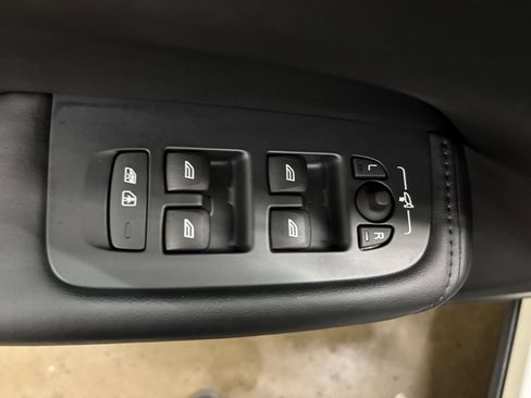Used 2024 Volvo XC60 B5 Plus w/ Protection Package Premier AWD/4WD image 13