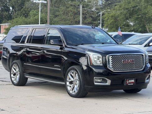 Used 2017 GMC Yukon XL Denali w/ Open Road Package AWD/4WD image 2