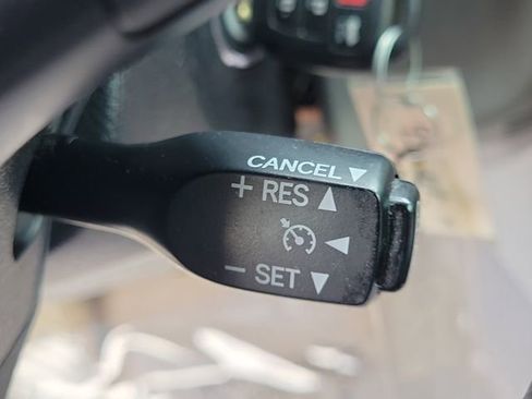 Used 2016 Toyota Camry LE image 25