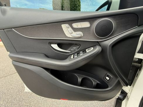 Used 2021 Mercedes-Benz GLC 300 4MATIC image 30