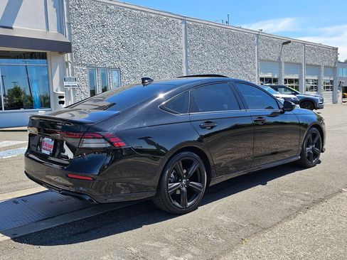 Used 2025 Honda Accord Sport image 3