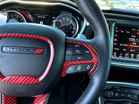 Used 2016 Dodge Challenger R/T Scat Pack w/ Leather Interior Group RWD image 11