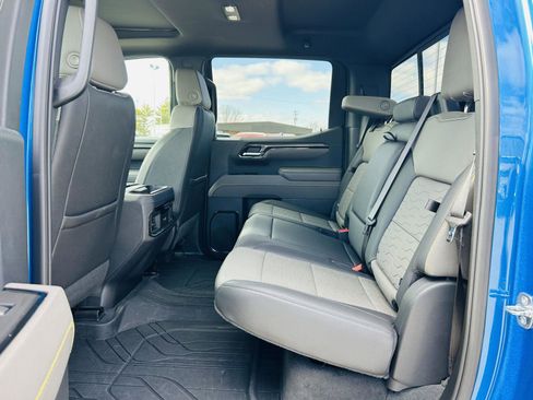 Used 2022 Chevrolet Silverado 1500 ZR2 w/ Technology Package image 32