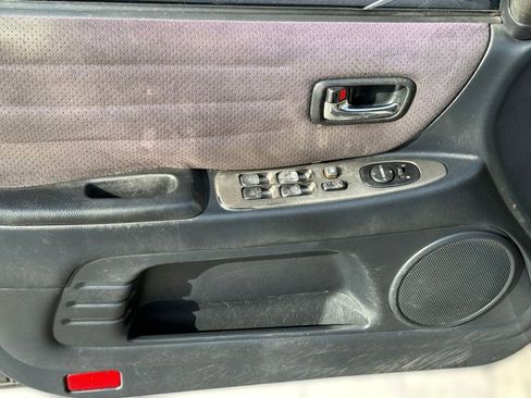 Used 2001 Lexus IS 300 image 13