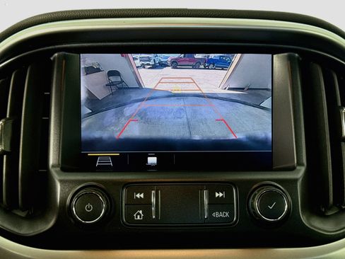 Used 2021 Chevrolet Colorado LT w/ Safety Package RWD image 16