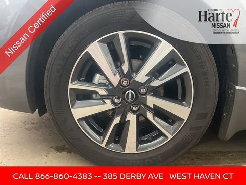 Certified 2025 Nissan Versa SV w/ Trunk Package image 19