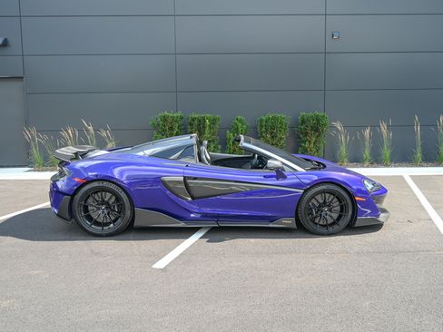 Used 2020 McLaren 600LT Spider RWD image 22