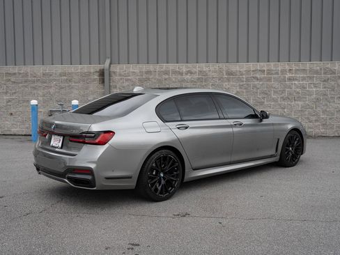 Used 2022 BMW 750i xDrive w/ Autobahn Package image 19