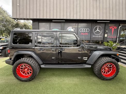 Used 2019 Jeep Wrangler Unlimited Sport S AWD/4WD image 8