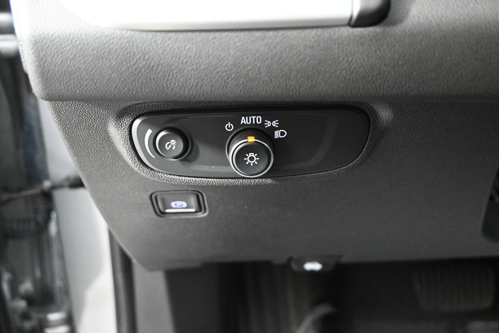Used 2024 GMC Terrain SLE w/ Driver Convenience Package AWD/4WD image 23
