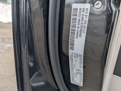 Used 2023 Chrysler Pacifica Limited image 52