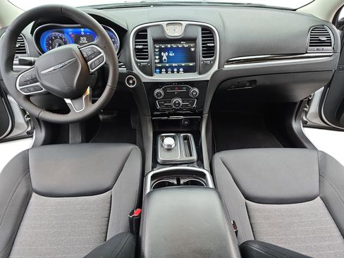 Used 2023 Chrysler 300 Touring w/ Sport Appearance Package image 9