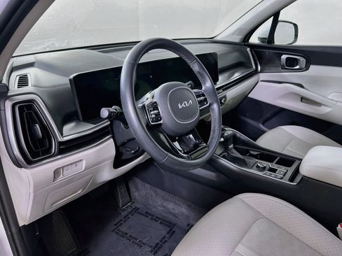 Used 2025 Kia Sorento EX w/ Panoramic Sunroof Package AWD/4WD image 9
