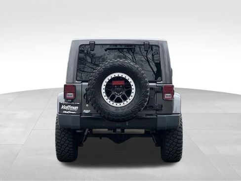 Used 2018 Jeep Wrangler Unlimited Sahara AWD/4WD image 7