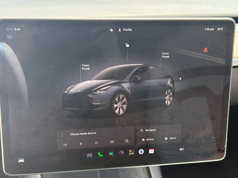 Used 2024 Tesla Model Y Long Range AWD/4WD image 26