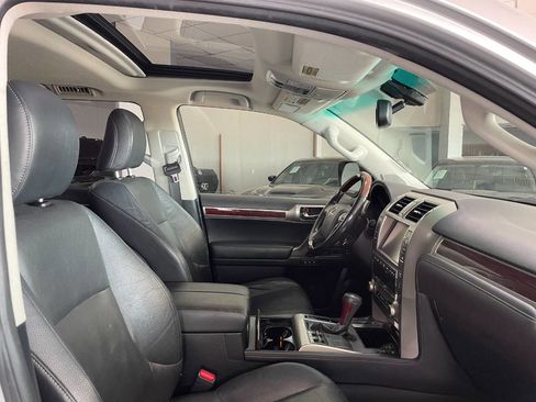 Used 2015 Lexus GX 460 image 33