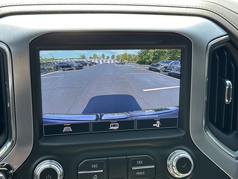 Used 2022 GMC Sierra 1500 SLT w/ SLT Premium Plus Package AWD/4WD image 27
