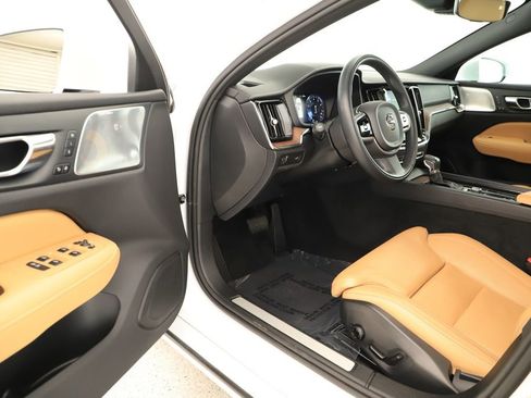 Used 2020 Volvo S60 T6 Inscription image 14