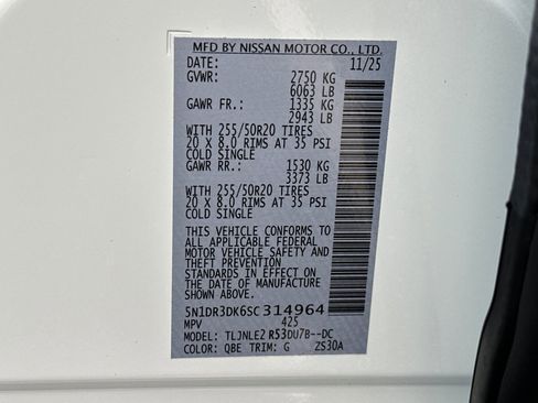 New 2025 Nissan Pathfinder Platinum image 36