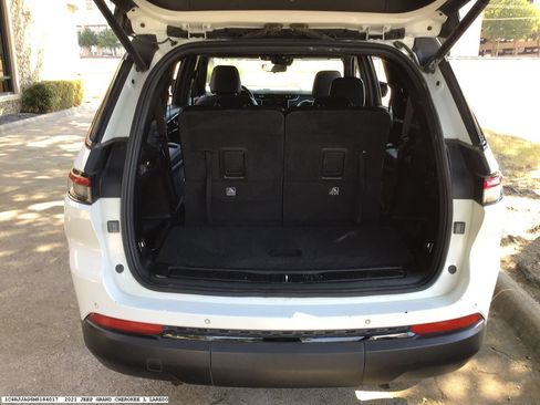 Used 2021 Jeep Grand Cherokee L Laredo RWD image 18