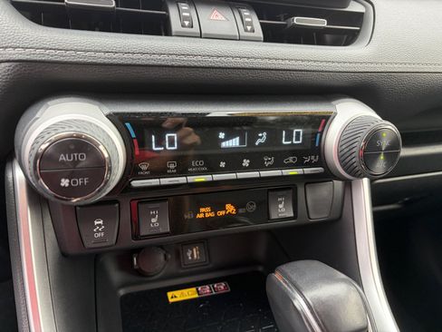 Used 2024 Toyota RAV4 XLE Premium w/ Weather Package AWD/4WD image 19