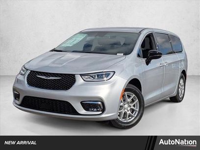 New 2026 Chrysler Pacifica Select