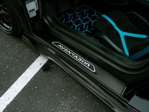 Used 2020 Lamborghini Aventador SVJ AWD/4WD image 45