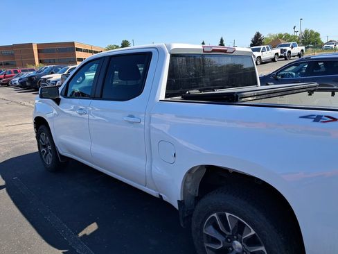 Used 2022 Chevrolet Silverado 1500 LT AWD/4WD image 8