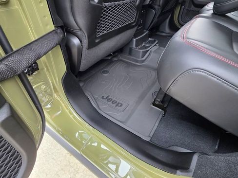 New 2026 Jeep Wrangler Unlimited Rubicon AWD/4WD image 18