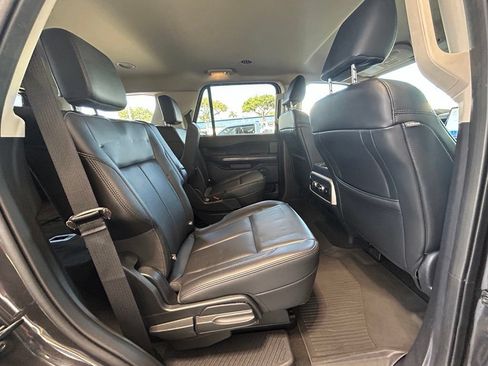 Used 2024 Ford Expedition XLT RWD image 29