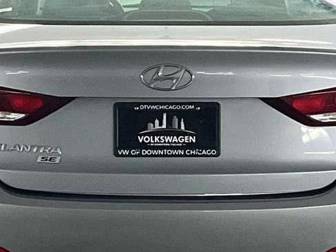 Used 2017 Hyundai Elantra SE image 28