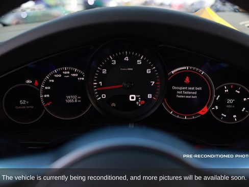 Used 2023 Porsche Cayenne Platinum Edition image 16