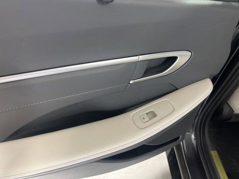 New 2025 Hyundai Sonata Limited image 31