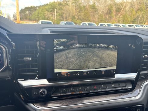 New 2026 Chevrolet Silverado 1500 LTZ w/ LTZ Premium Package AWD/4WD image 17
