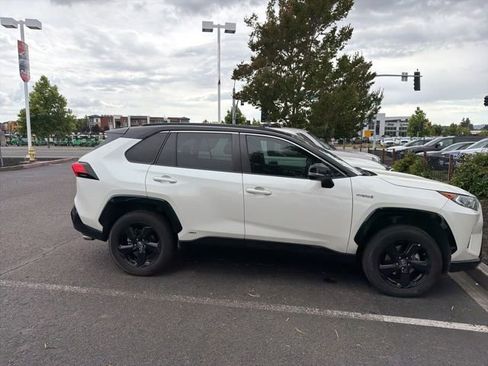 Used 2021 Toyota RAV4 XSE AWD/4WD image 2