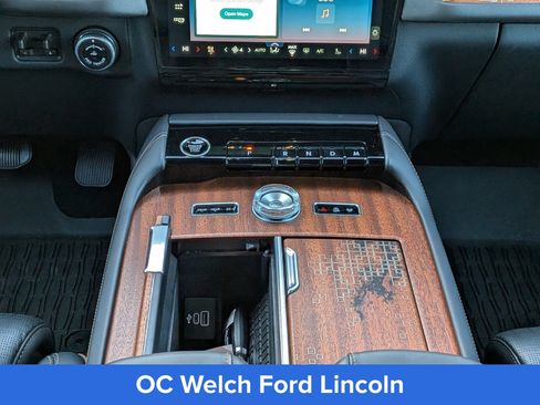 Certified 2025 Lincoln Navigator Black Label AWD/4WD image 23