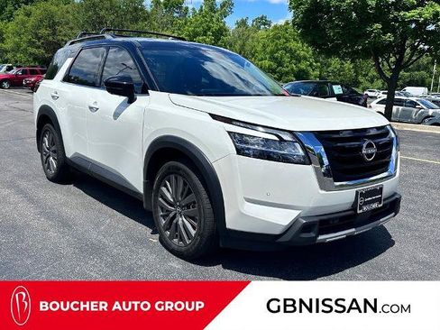 Certified 2024 Nissan Pathfinder SL w/ SL Premium Package AWD/4WD image 1
