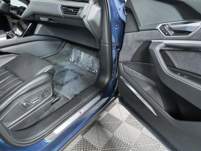 Used 2023 Audi e-tron S Prestige w/ Prestige Package AWD/4WD image 29