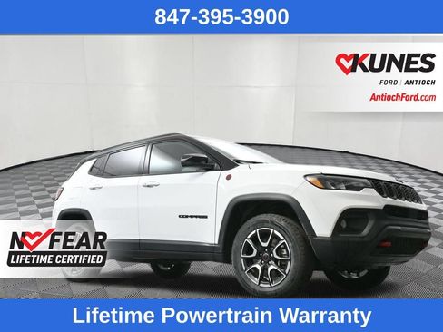 Used 2025 Jeep Compass Trailhawk AWD/4WD image 40
