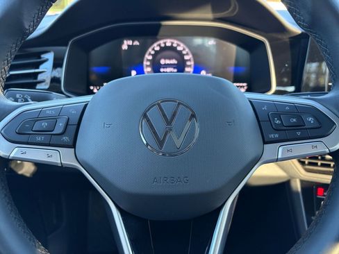 Used 2025 Volkswagen Jetta SE image 29