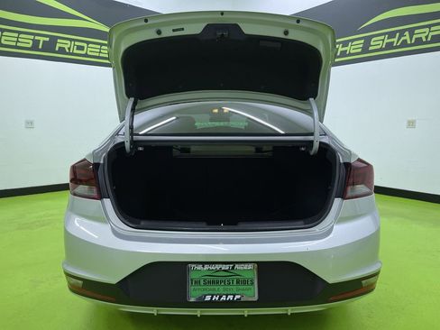 Used 2019 Hyundai Elantra SE image 9