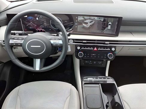 New 2025 Hyundai Tucson Limited image 9