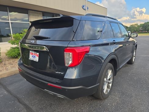 Used 2024 Ford Explorer XLT w/ Equipment Group 202A AWD/4WD image 2