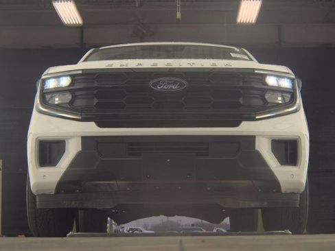 Certified 2025 Ford Expedition Active AWD/4WD image 16