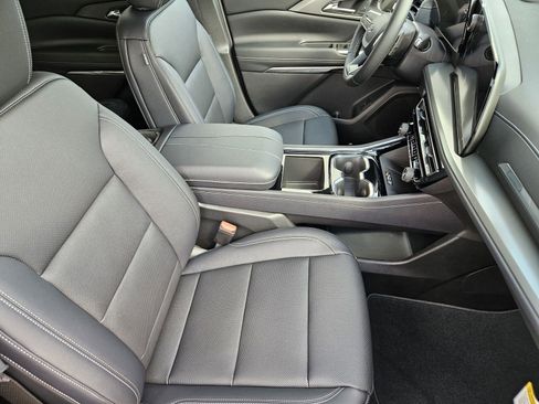 New 2026 Chevrolet Traverse LT w/ Midnight/Sport Edition FWD image 16