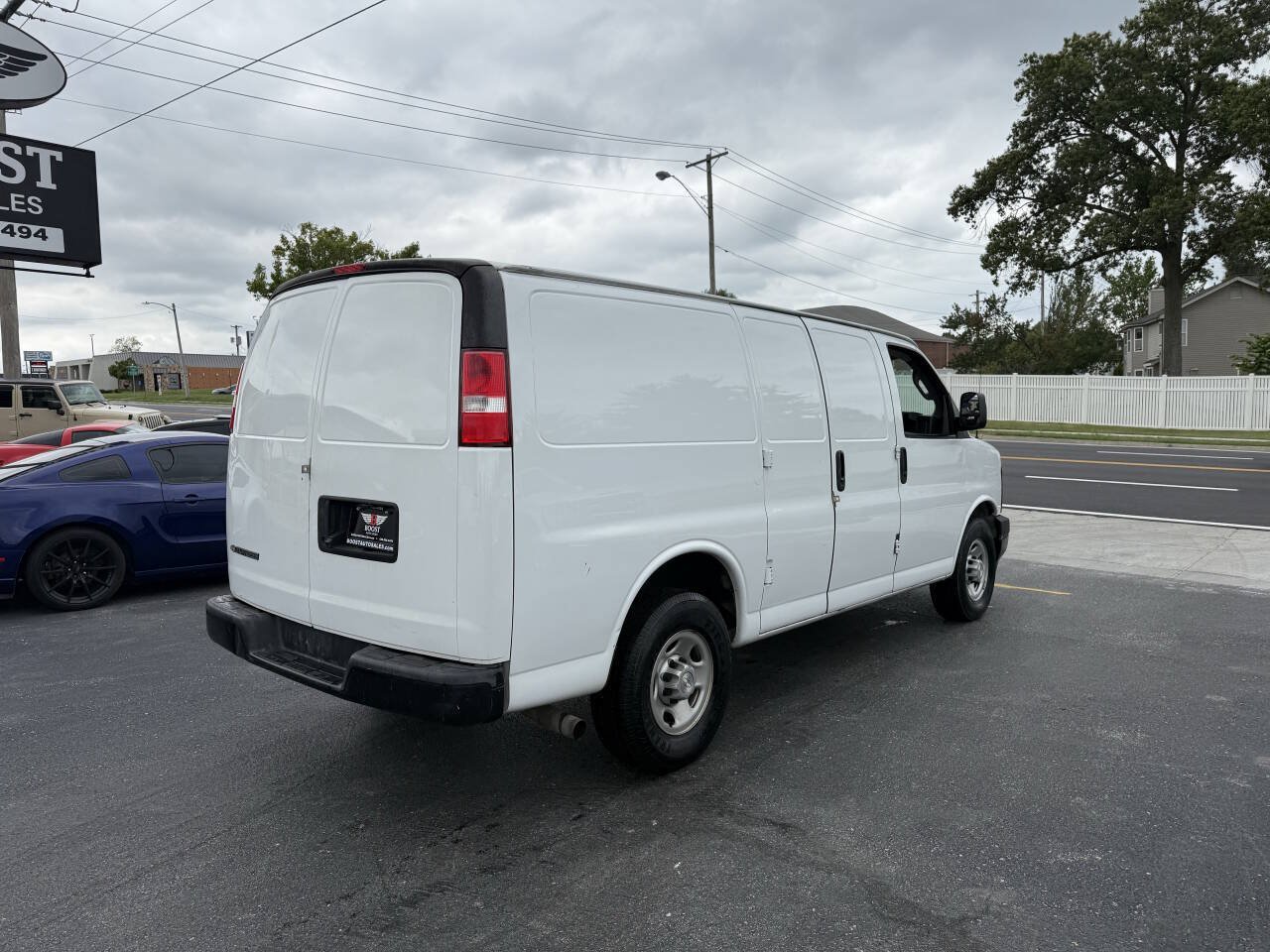 Used 2017 Chevrolet Express 2500 RWD image 7