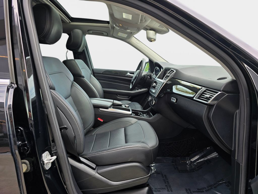 Used 2015 Mercedes-Benz ML 250 BlueTEC 4MATIC image 12