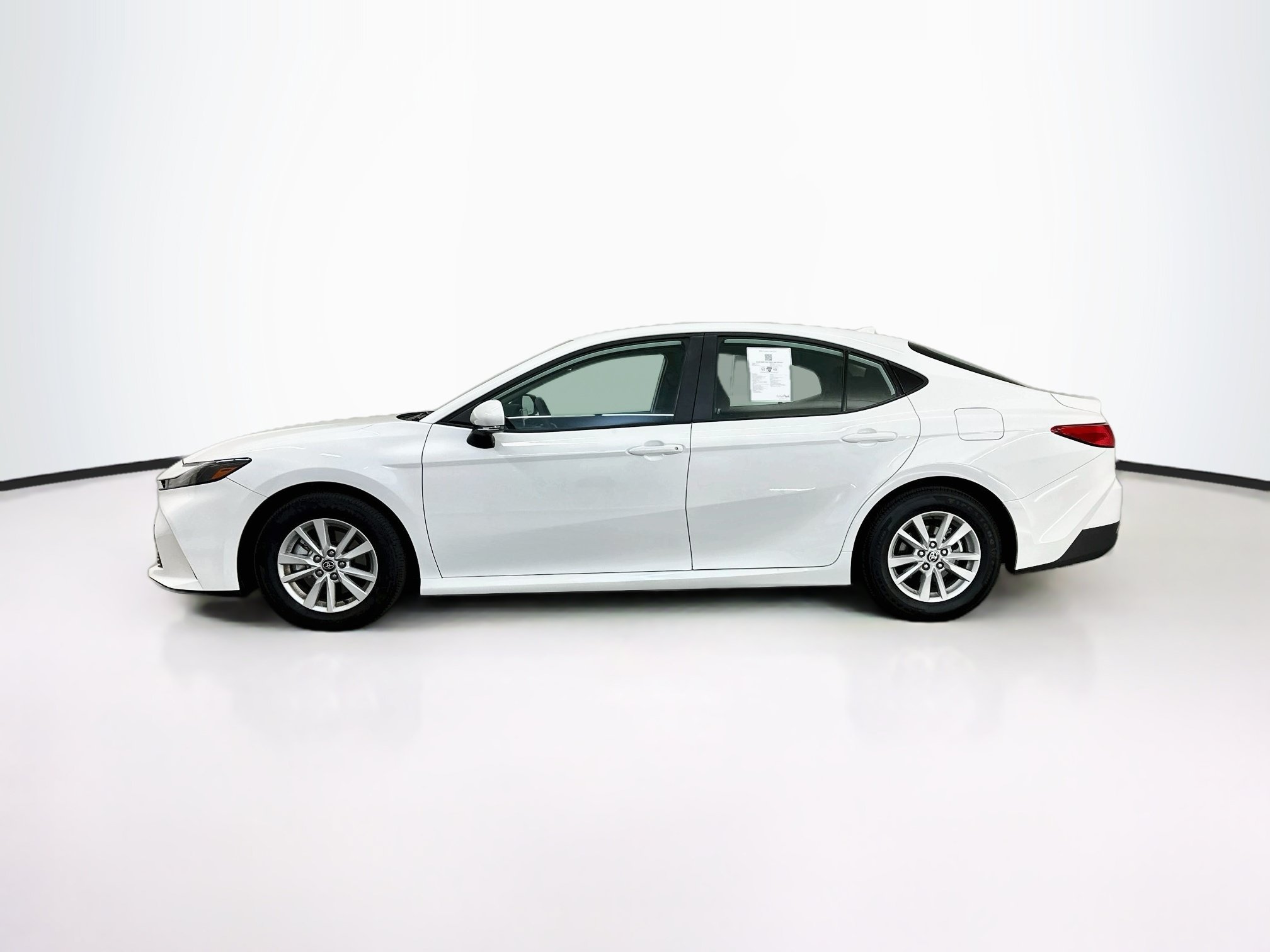 Used 2026 Toyota Camry LE FWD image 4