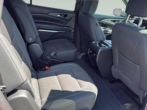 Used 2025 Chevrolet Traverse LT AWD/4WD image 32